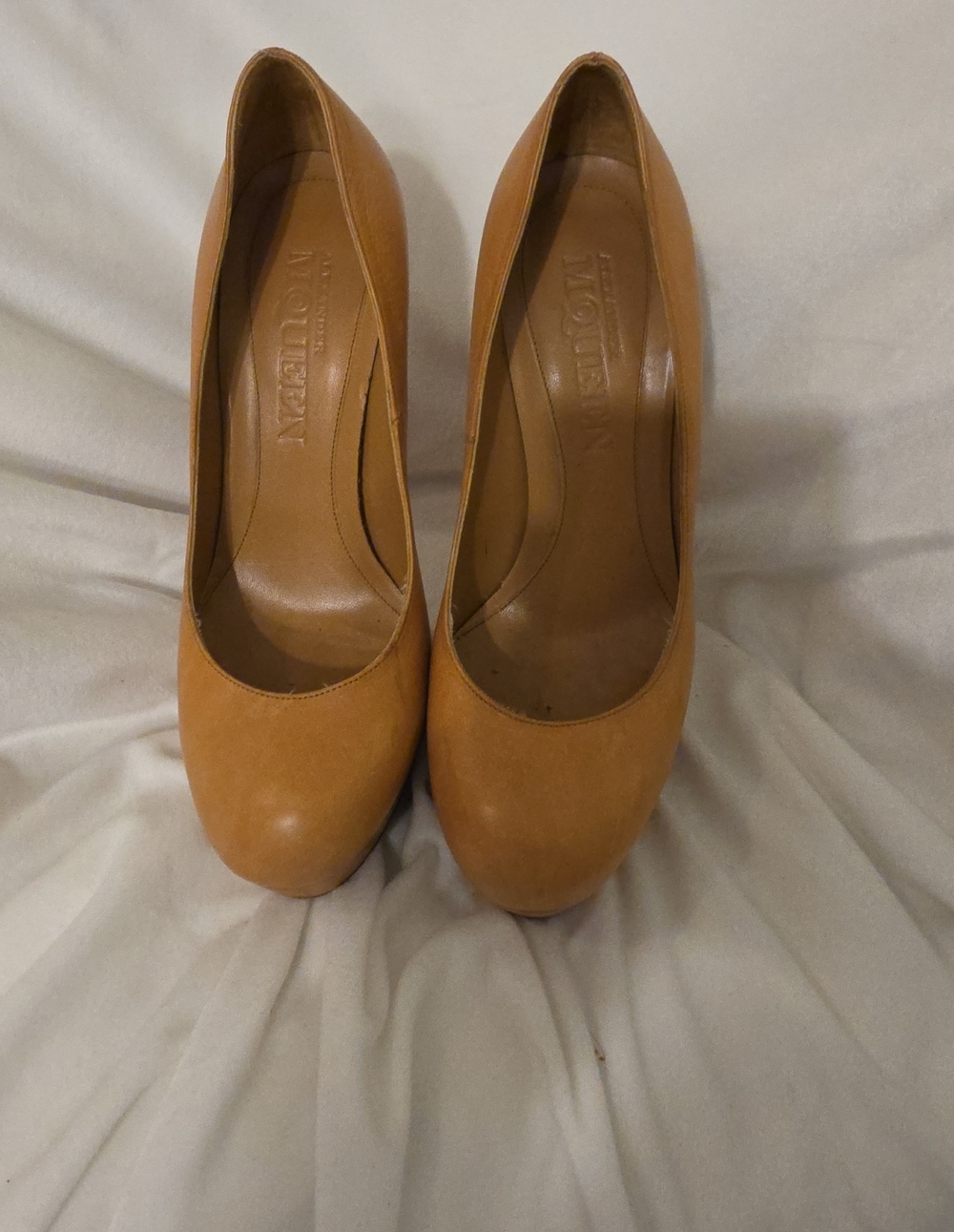 Alexander McQueen Tan Leather Round-Toe Pumps